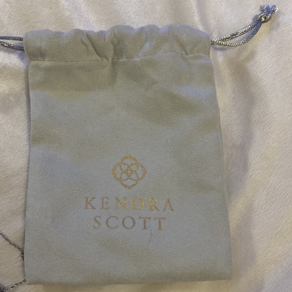 Kendra Scott Necklace and Dust Bag - Picture 4 of 5